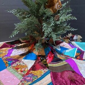 VTG Handmade Patchwork Christmas Tree Skirt S-M Nonagon 9-point 31” Ribbon tie